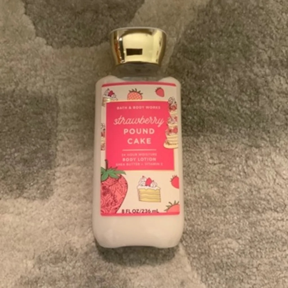 Strawberry Pound Cake Bakery Collection Lotion by Bath & Body Works - Exclusive